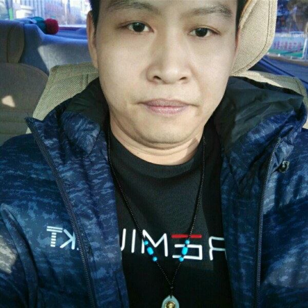 等着者的照片
