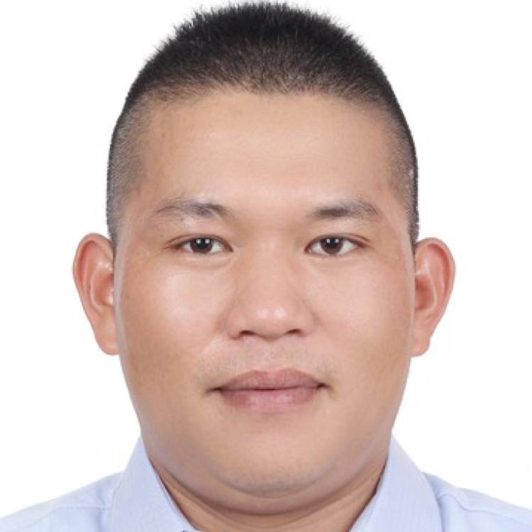 英勇演变西牛的照片