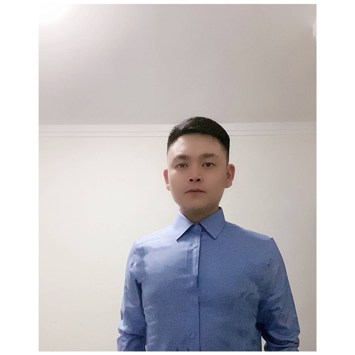 欢呼挽手凉城的照片