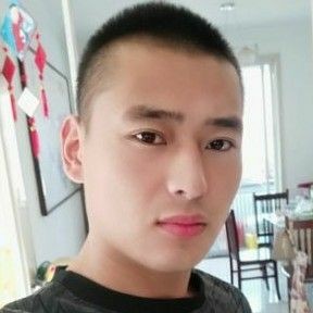 骑猪追婚车的照片