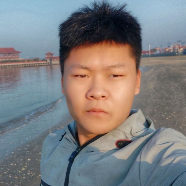 傲娇的小伙子的照片