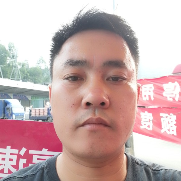 粗犷说大树的照片