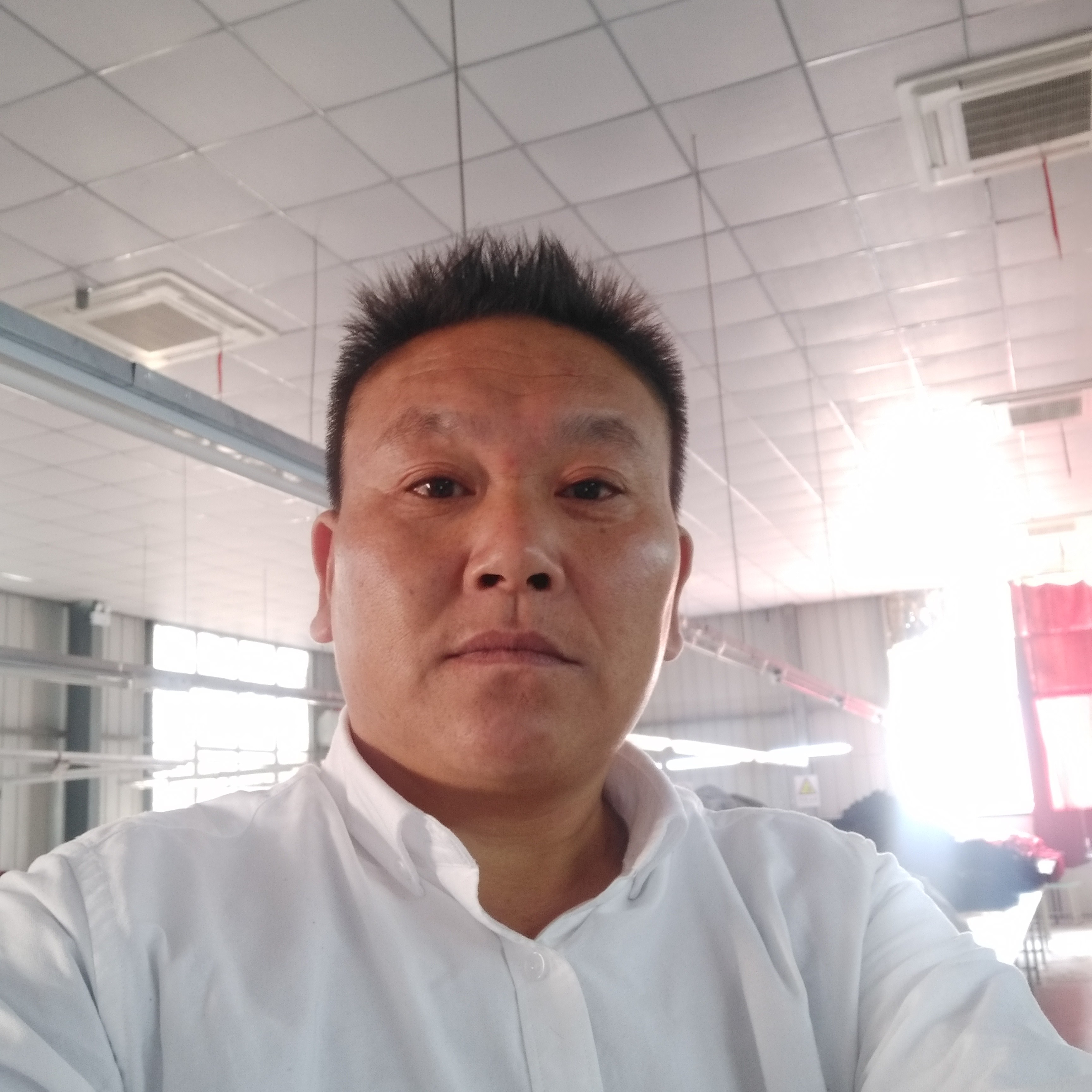 镜子等待专注的照片