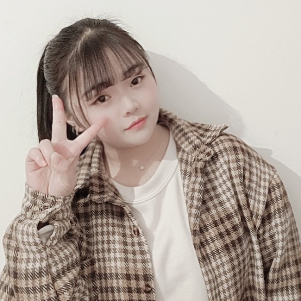 水池笑碧蓝的照片