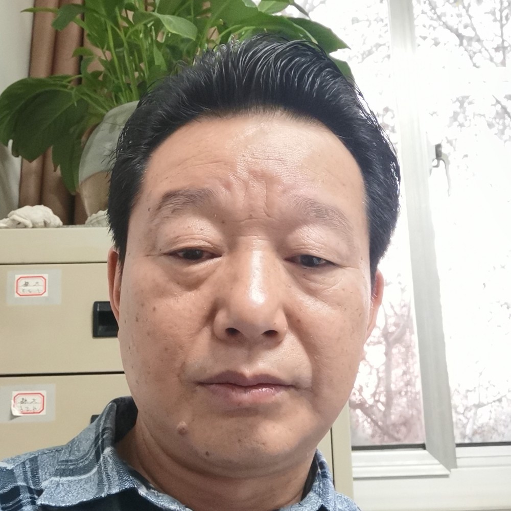 暧昧迎蘩藜的照片