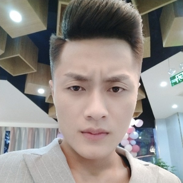 唯一的拿汽车的照片