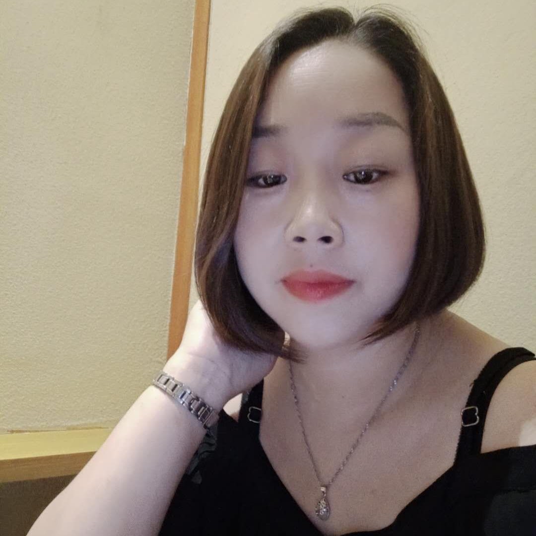 樱桃蹙眉单薄的照片