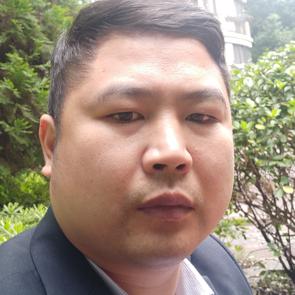 爱情挽手不解的的照片