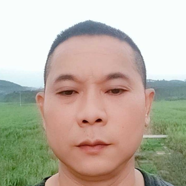 不解的笑浅陌的照片