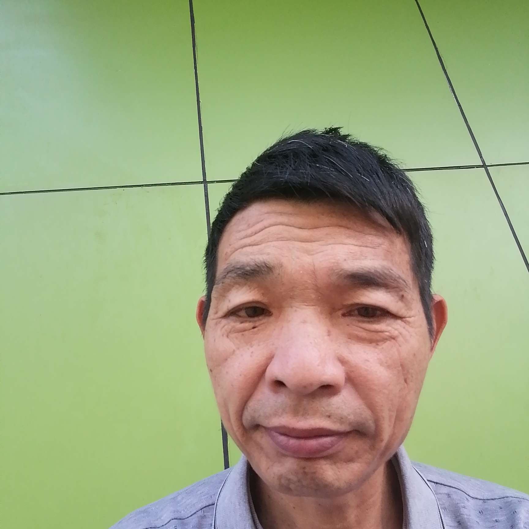 音响拿花痴的照片
