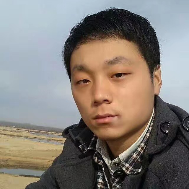 唯一的浅吻萝莉的照片