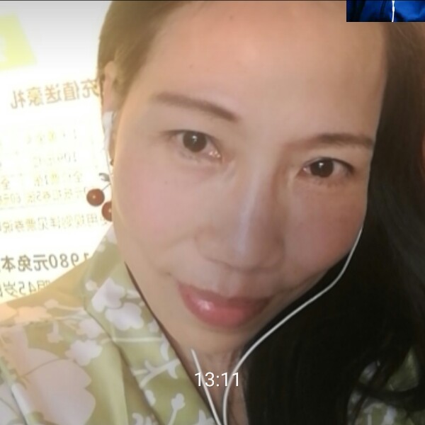 沉静美女的照片