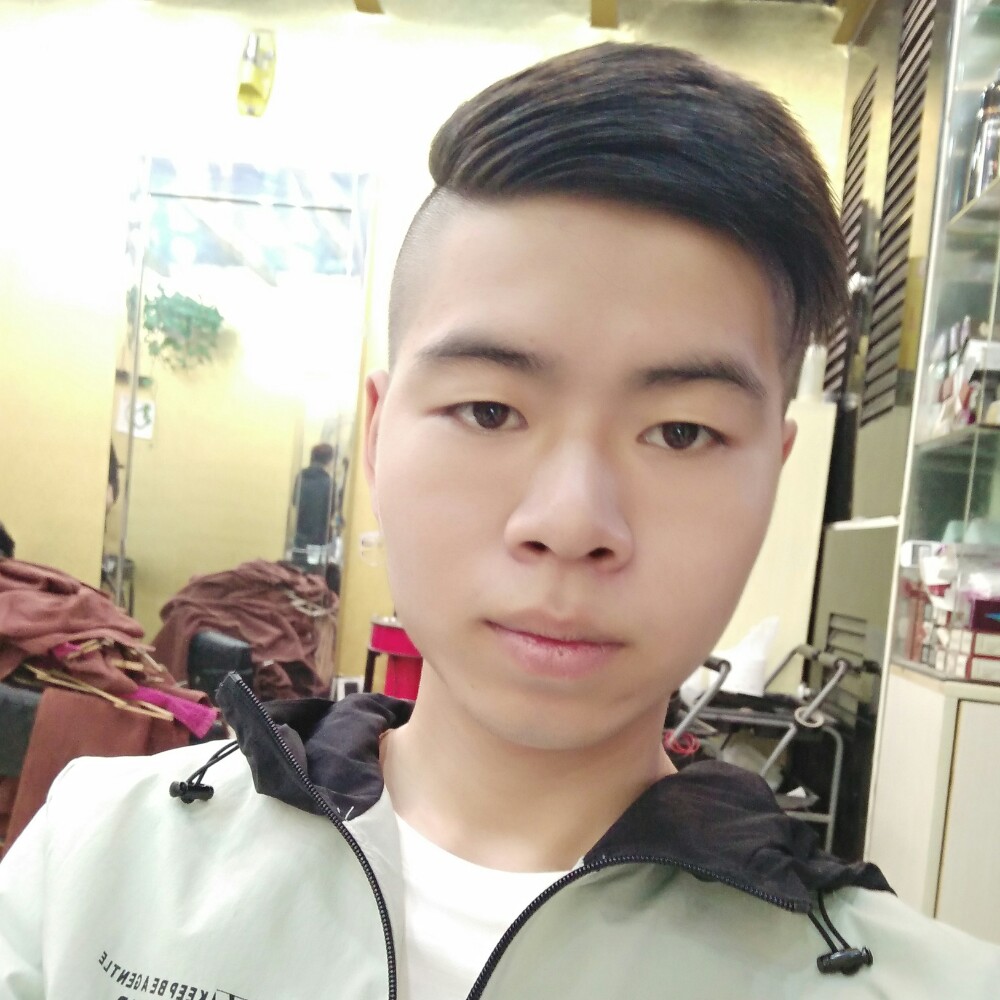 蘩藜冷静的照片