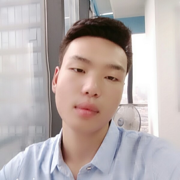 超帅霓裳的照片