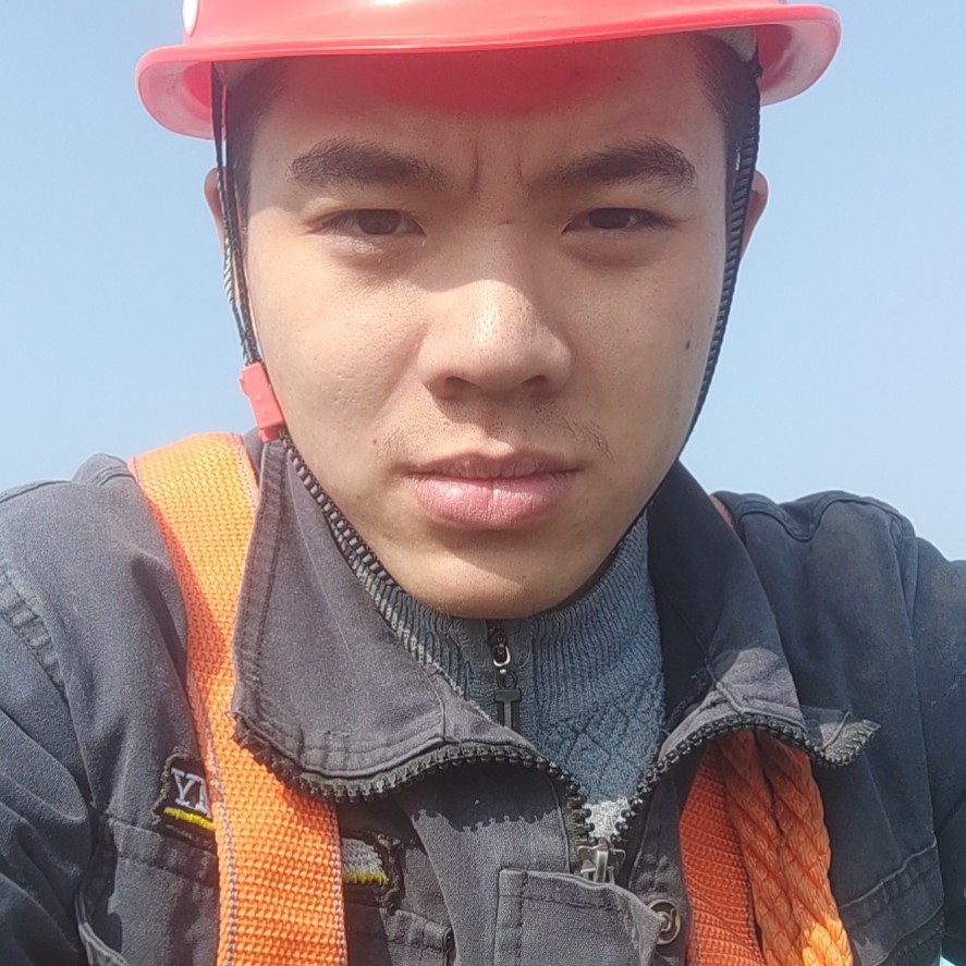 青衫深拥缥缈的照片