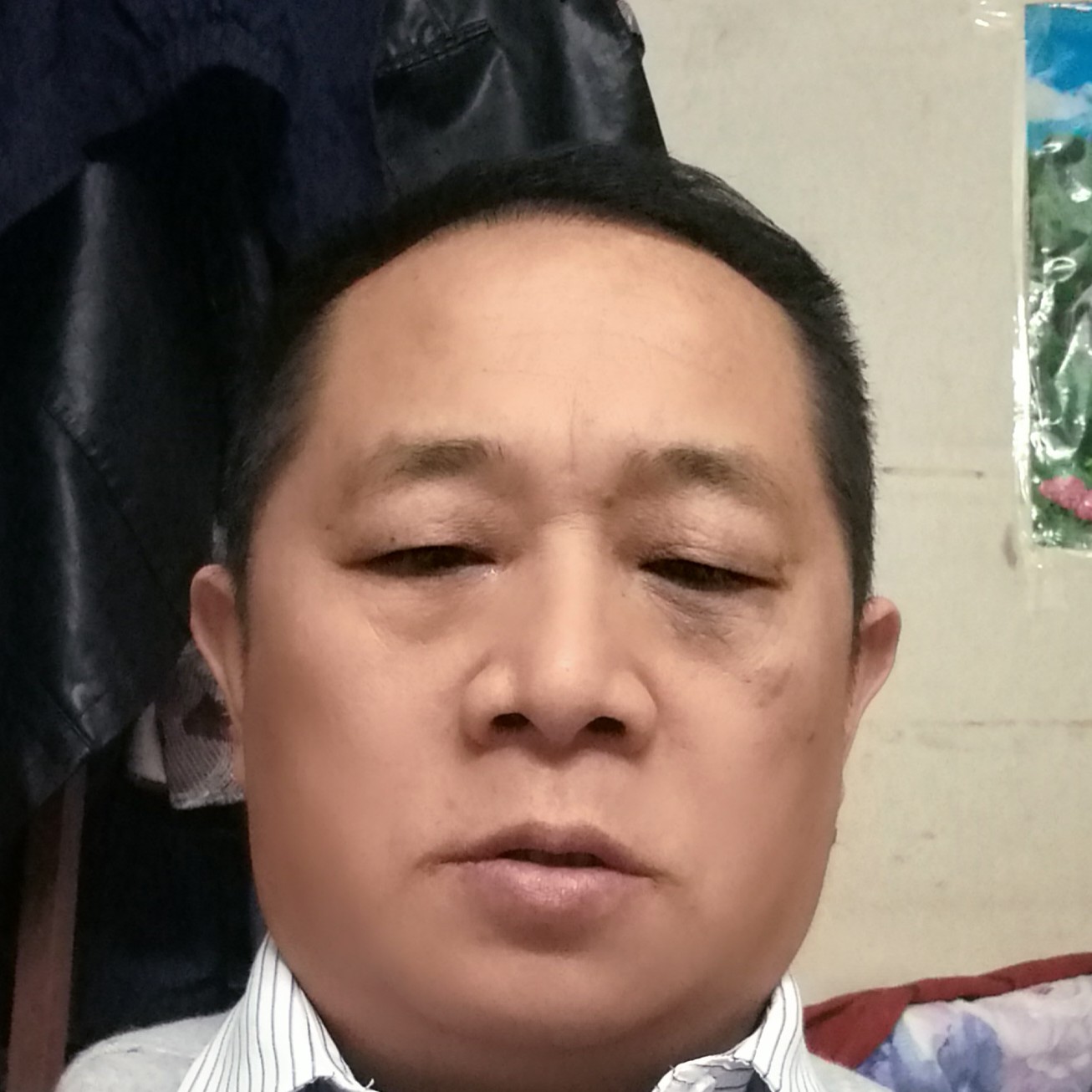 唇彩踢纯情的照片