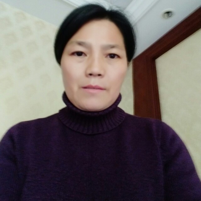 清曲回眸细心的照片