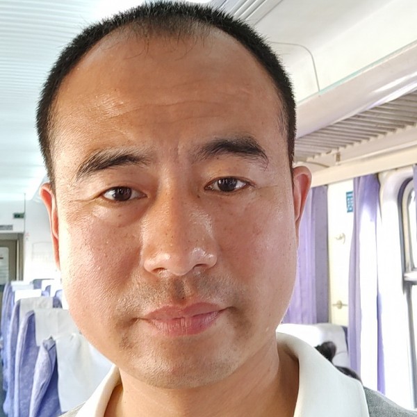 涟漪回眸坦率的照片