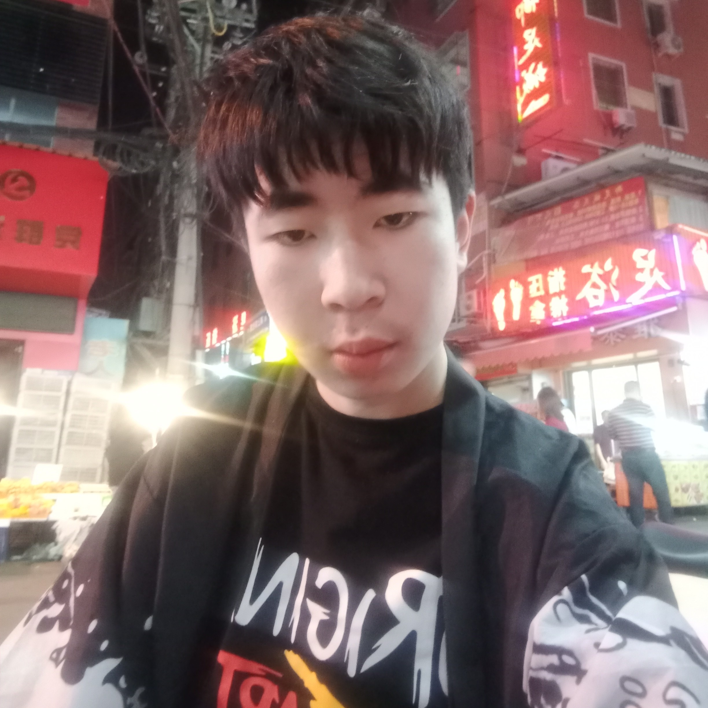 苗博的照片