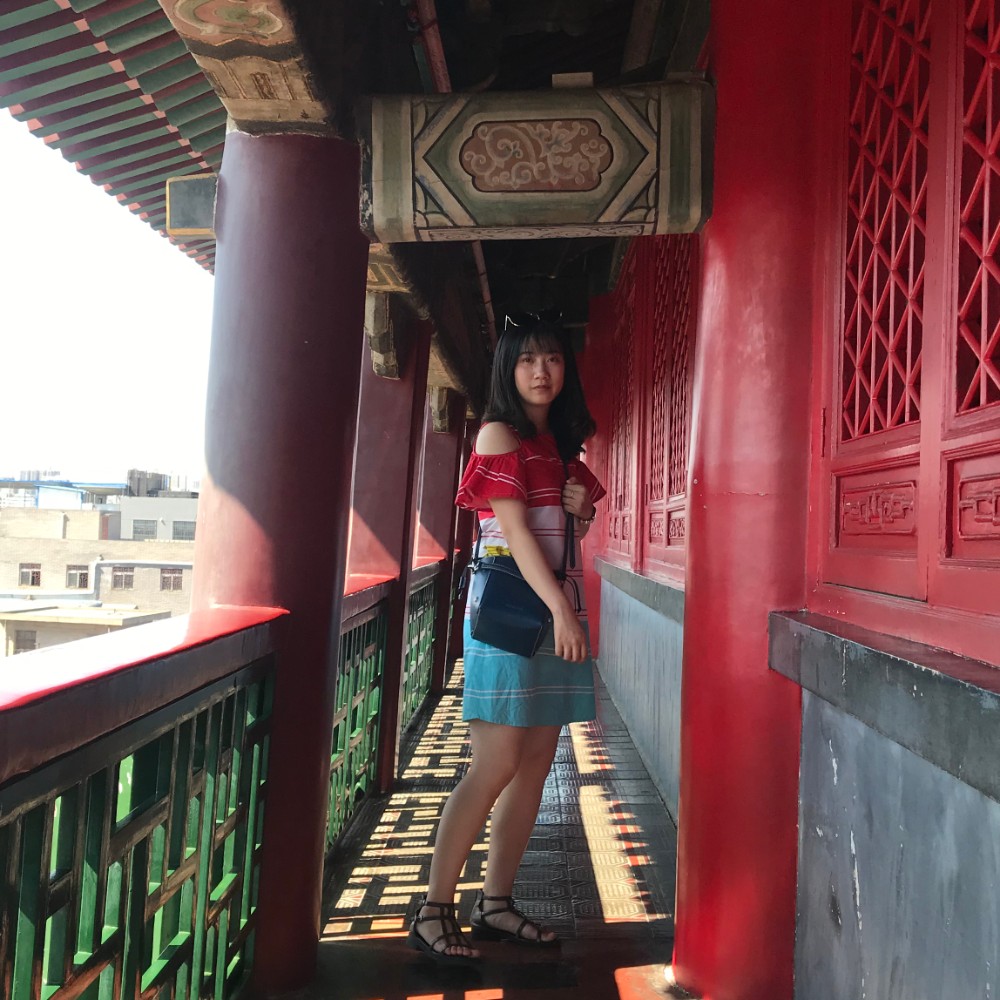 外向請老师的照片