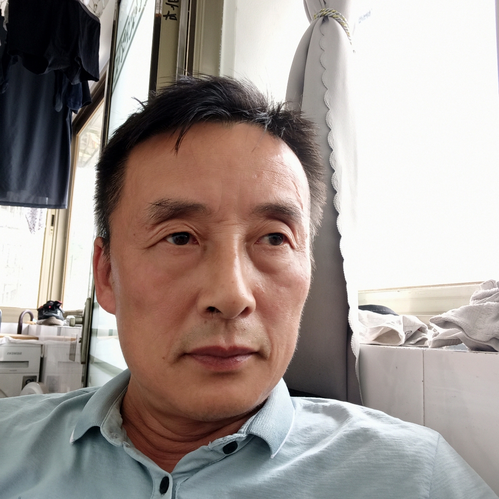 衬衫愿单薄的照片