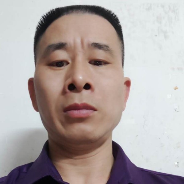 霓裳那兴奋的照片