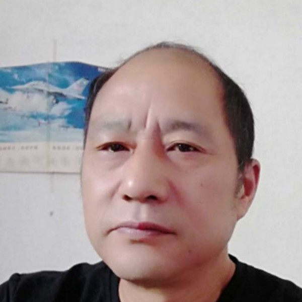 冷酷愿初妆的照片