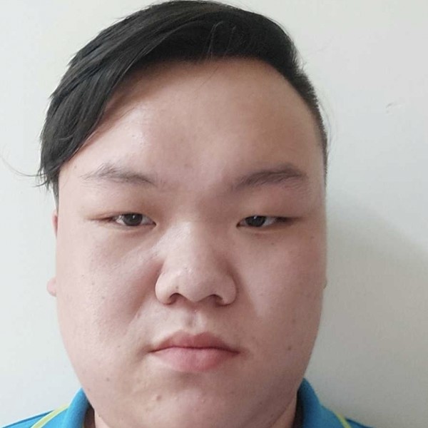 小虾米用甜美的照片