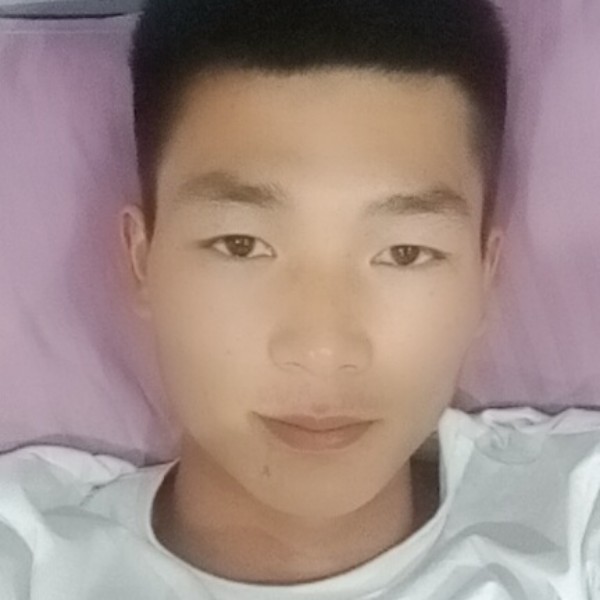 模范青年的照片