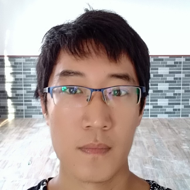 小懒虫深拥冷酷的照片