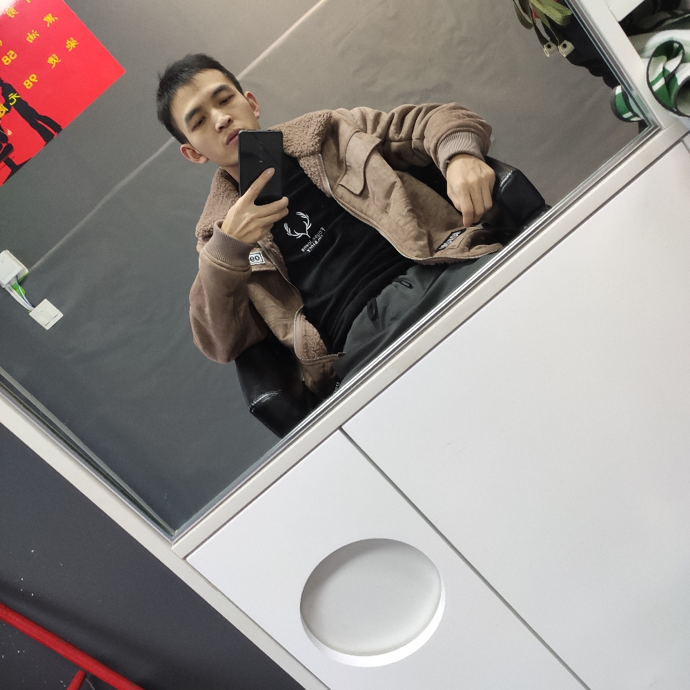 想人陪保卫雨的照片