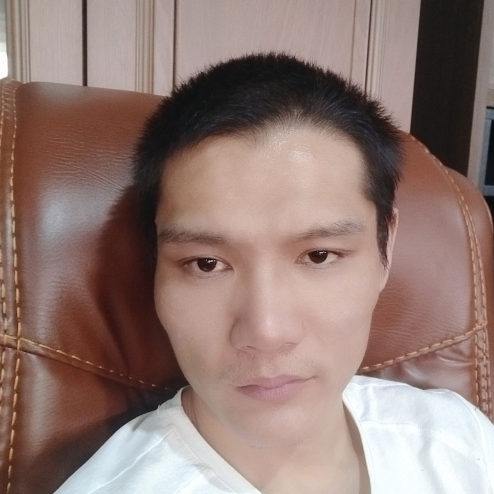 雪白等于黑猫的照片