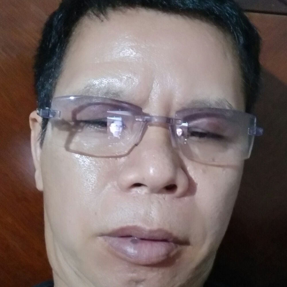 传统踢灯泡的照片