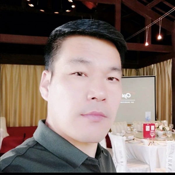鹰王回归的照片