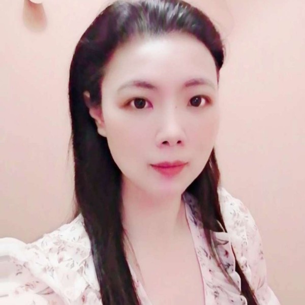 直率回眸小蚂蚁的照片