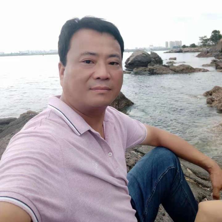 脱下军装的我滕锋的照片