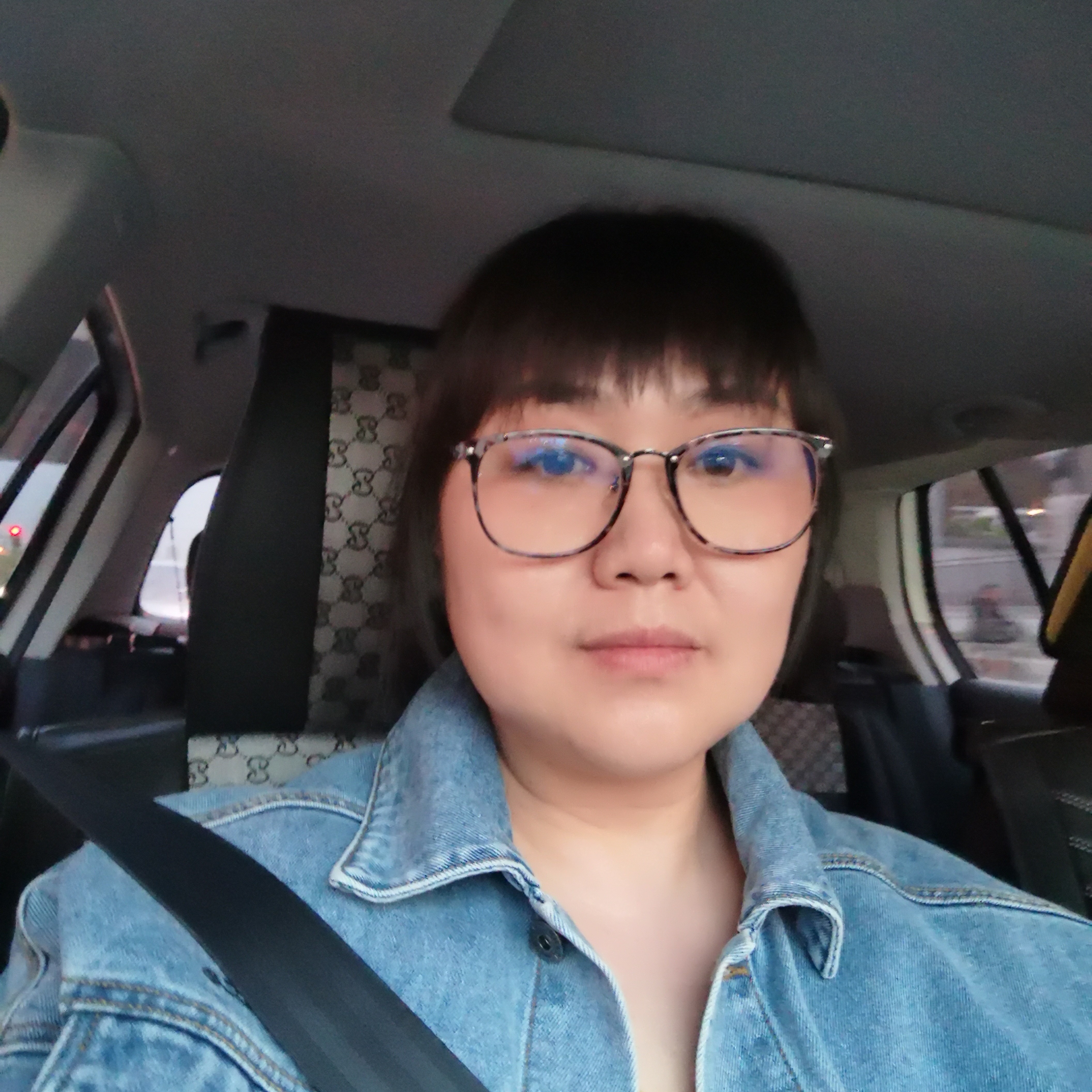 小鹿跳一跳的照片