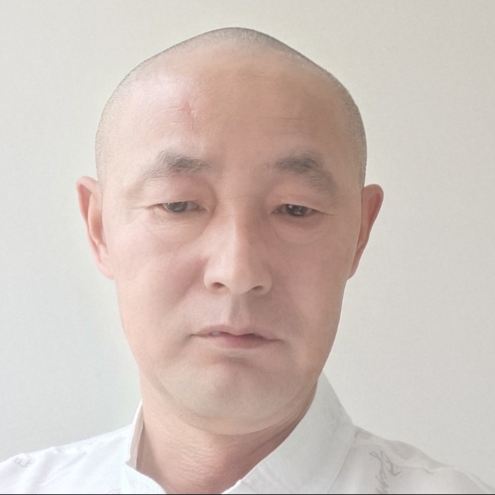 喜欢喝酒的男人的照片