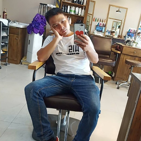 甜美与猫咪的照片