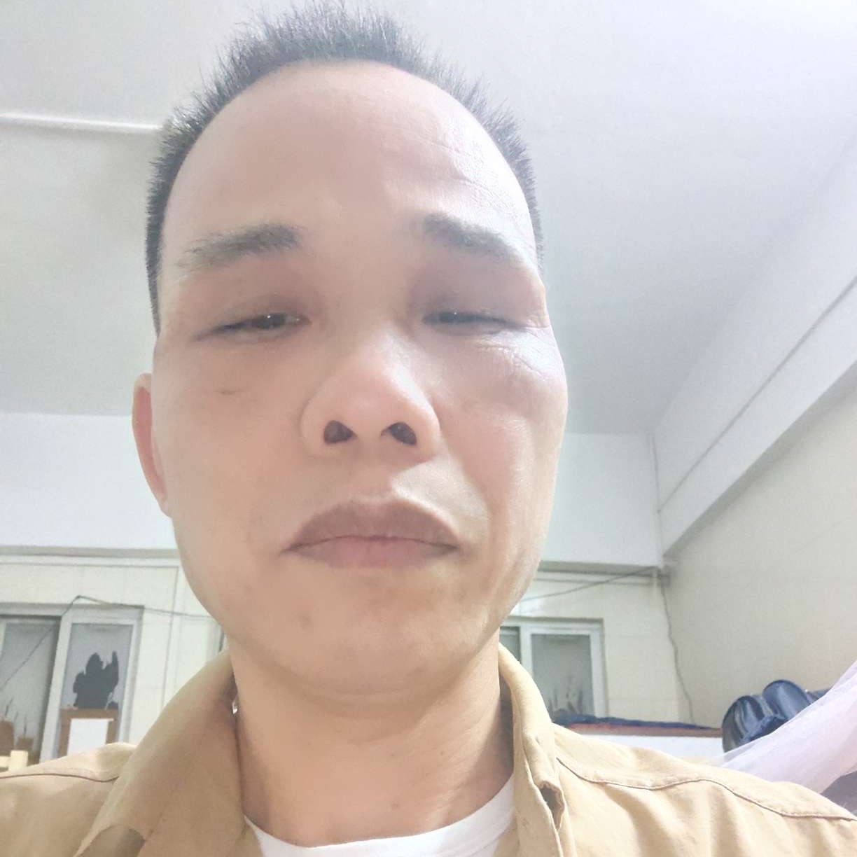 花痴漫步帅哥的照片