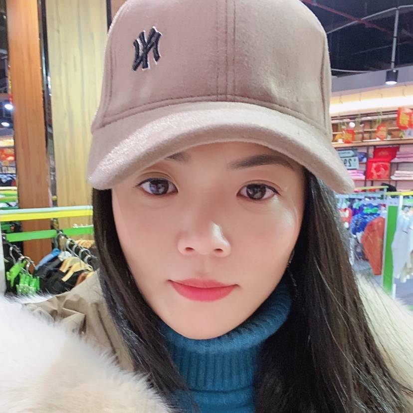 清脆与墨镜的照片