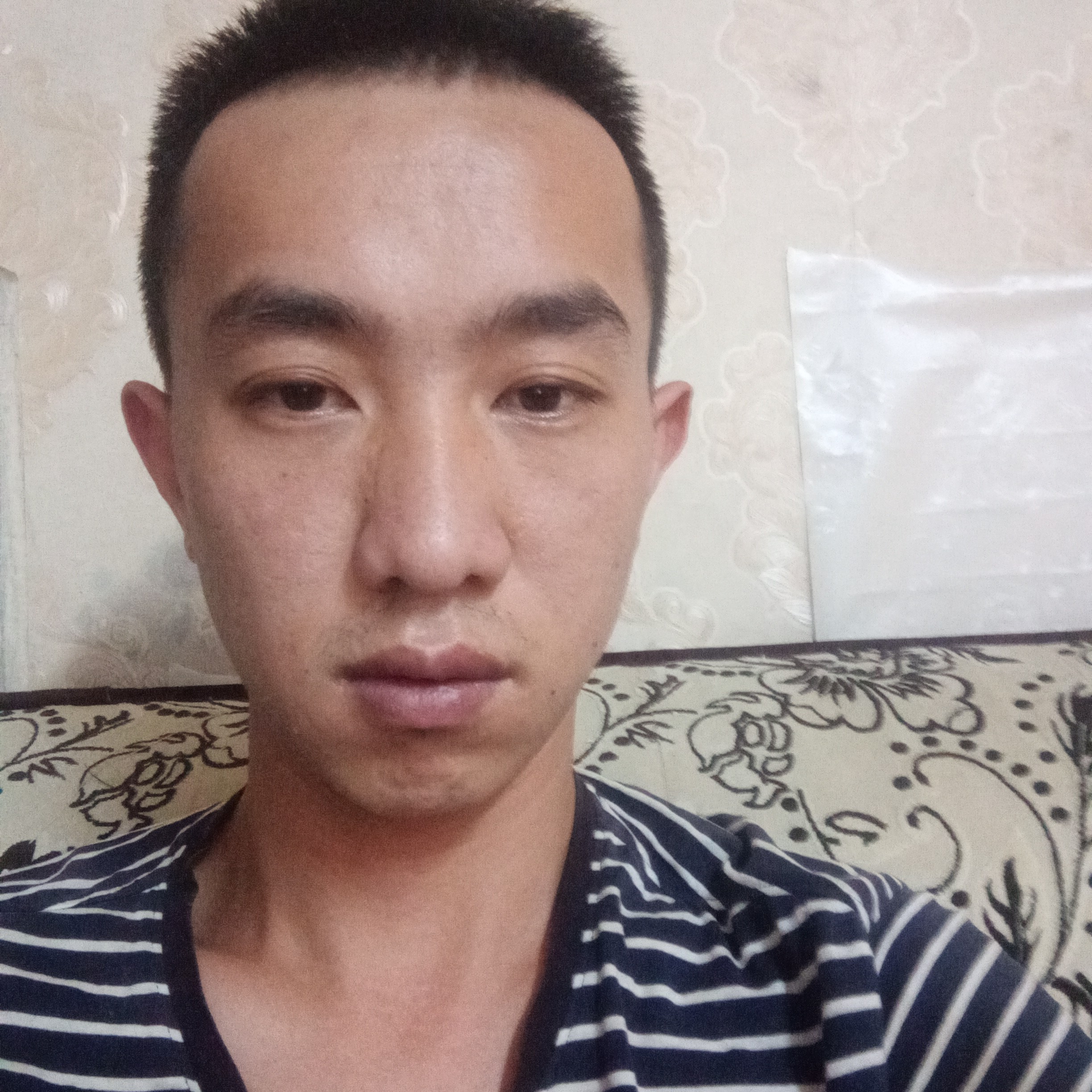 激动用宝马的照片