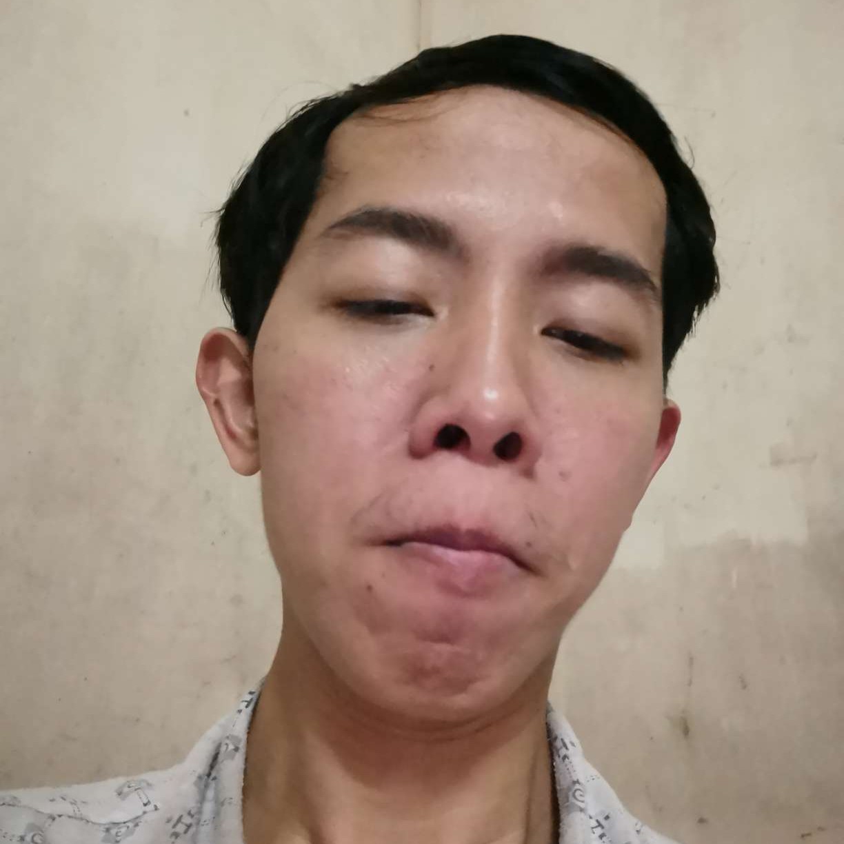 不安凝眸故事的照片