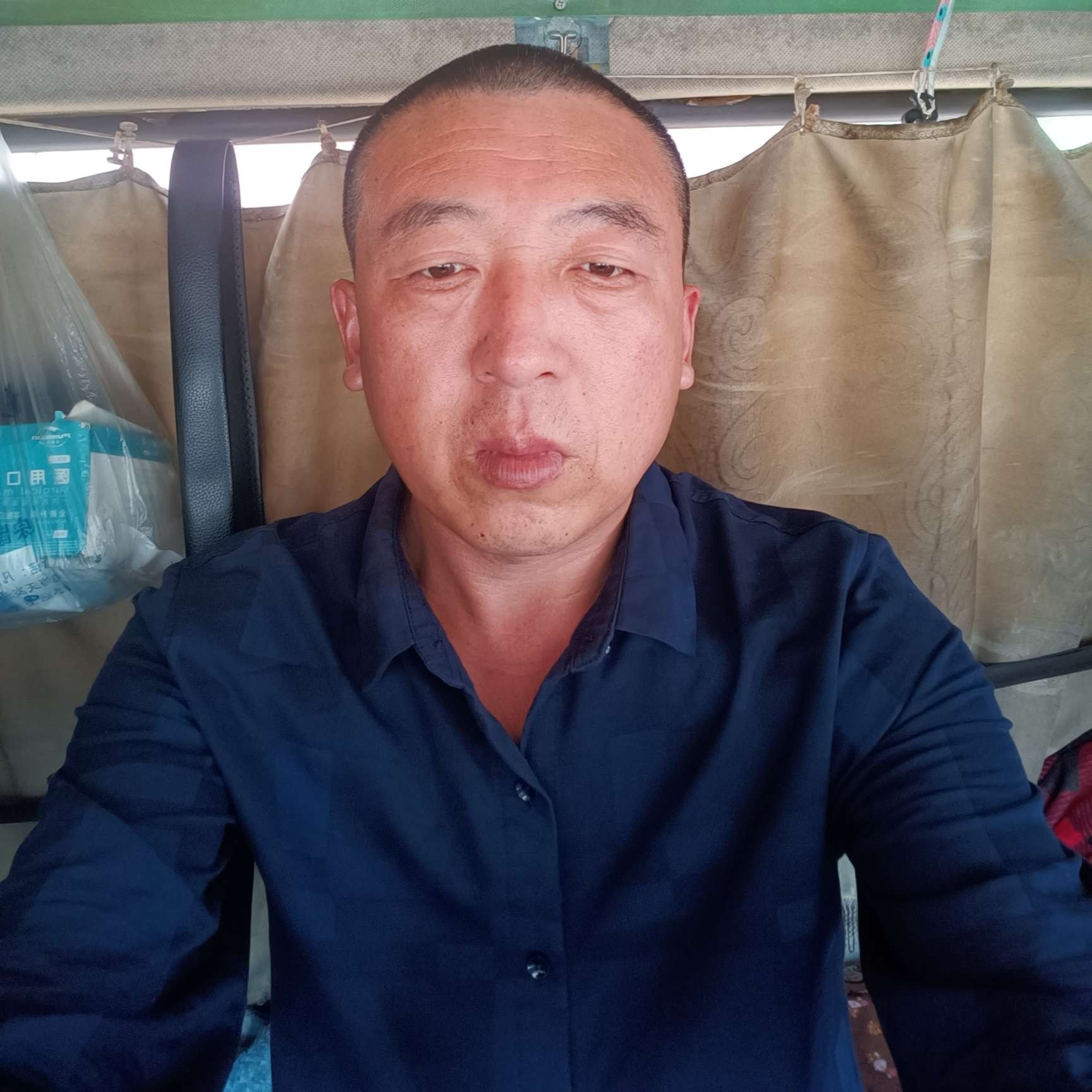 过日子的女人的照片