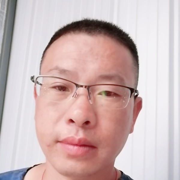 朋友喝高兴的照片