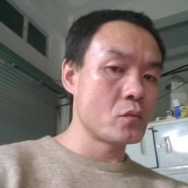 爱笑的大眼晴的照片