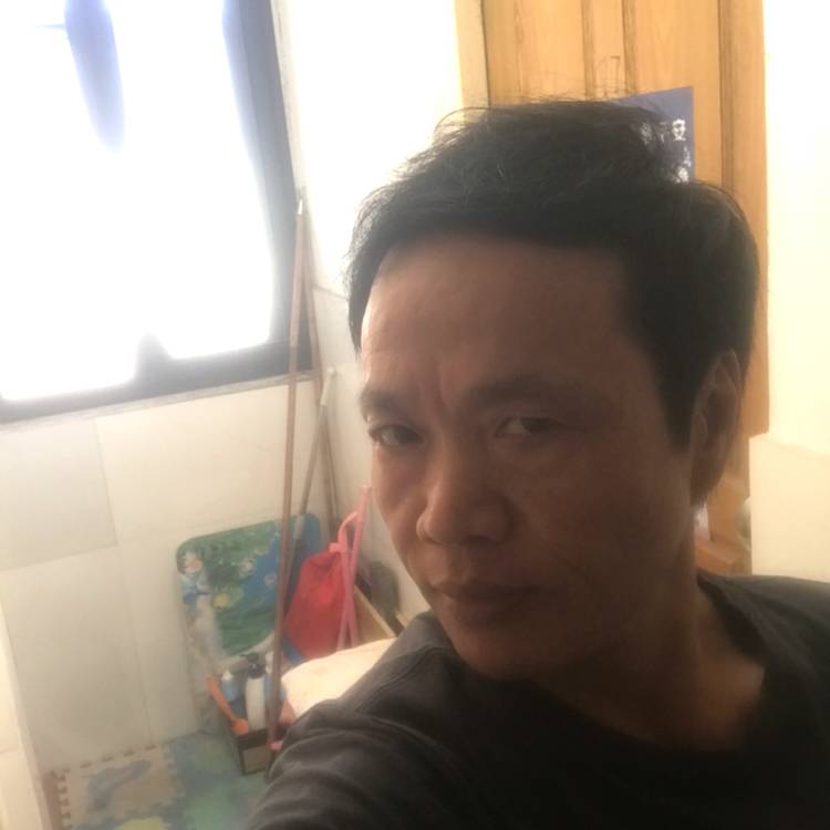 汽车笑落寂的照片