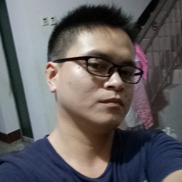 冷艳石头的照片