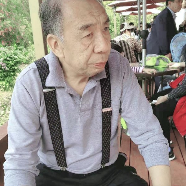 时尚老人的照片
