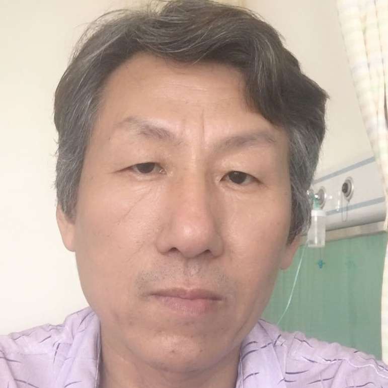 快乐的大树的照片